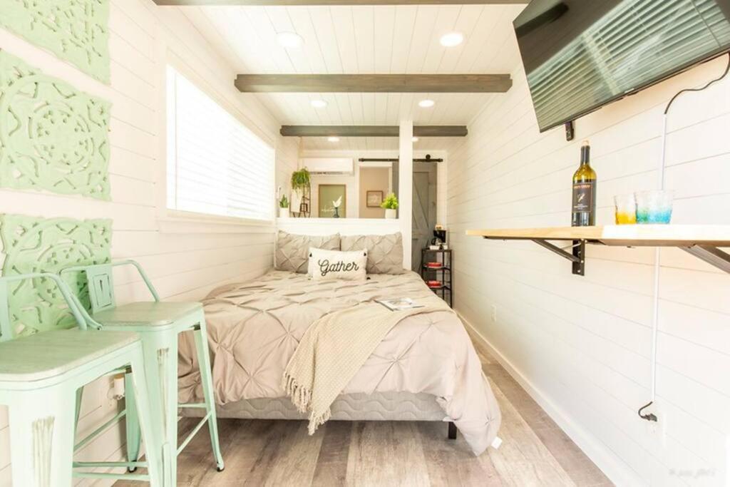 The Container Retreat @ 290 Wine Trail #9 Get Away Today! Hye Dış mekan fotoğraf