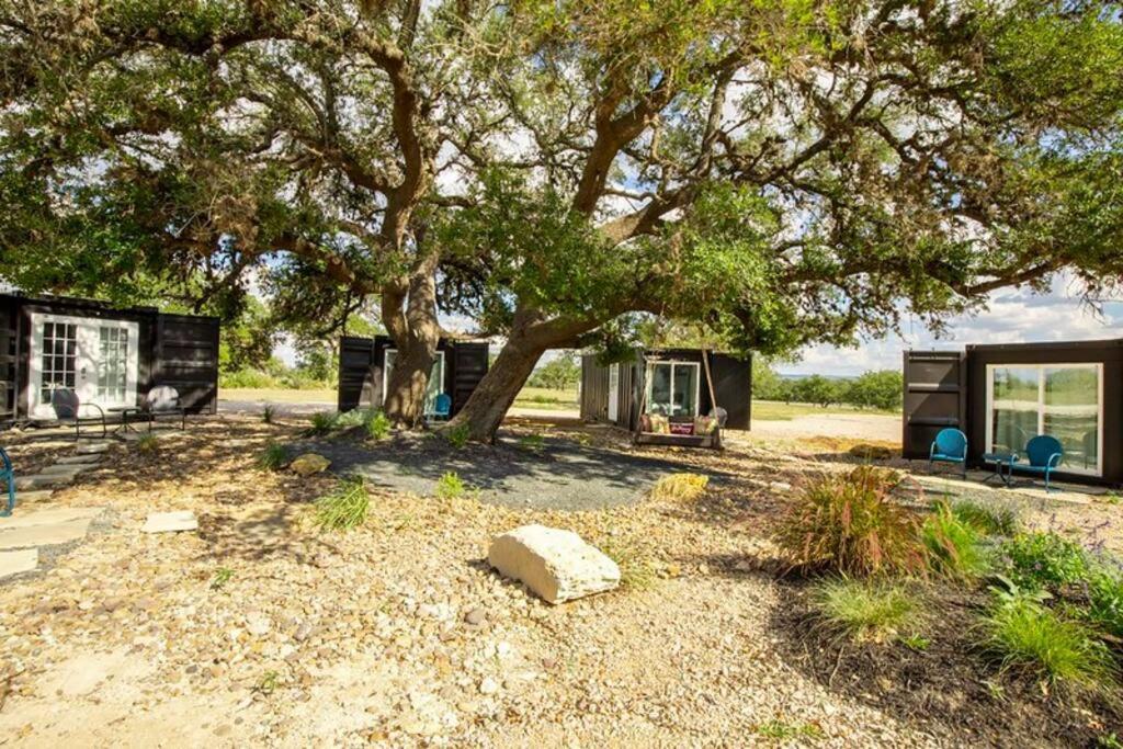 The Container Retreat @ 290 Wine Trail #9 Get Away Today! Hye Dış mekan fotoğraf