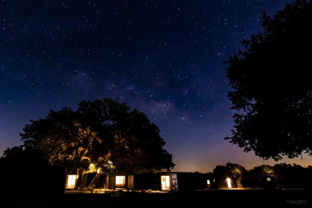 The Container Retreat @ 290 Wine Trail #9 Get Away Today! Hye Dış mekan fotoğraf