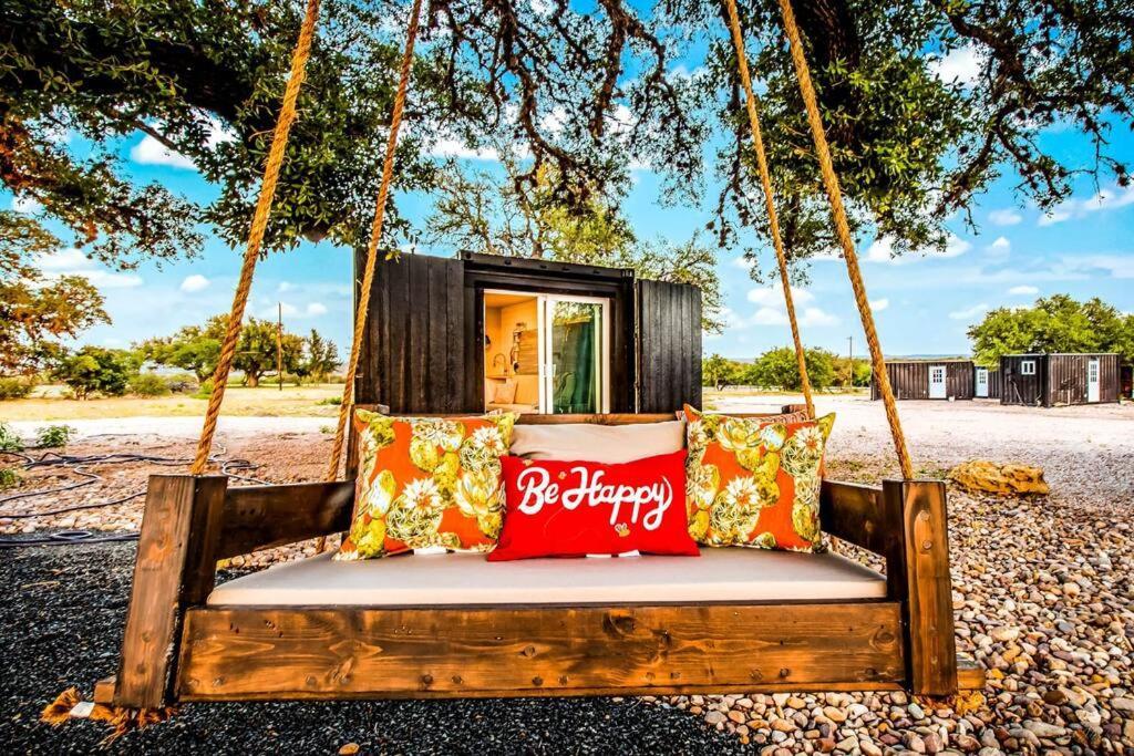 The Container Retreat @ 290 Wine Trail #9 Get Away Today! Hye Dış mekan fotoğraf