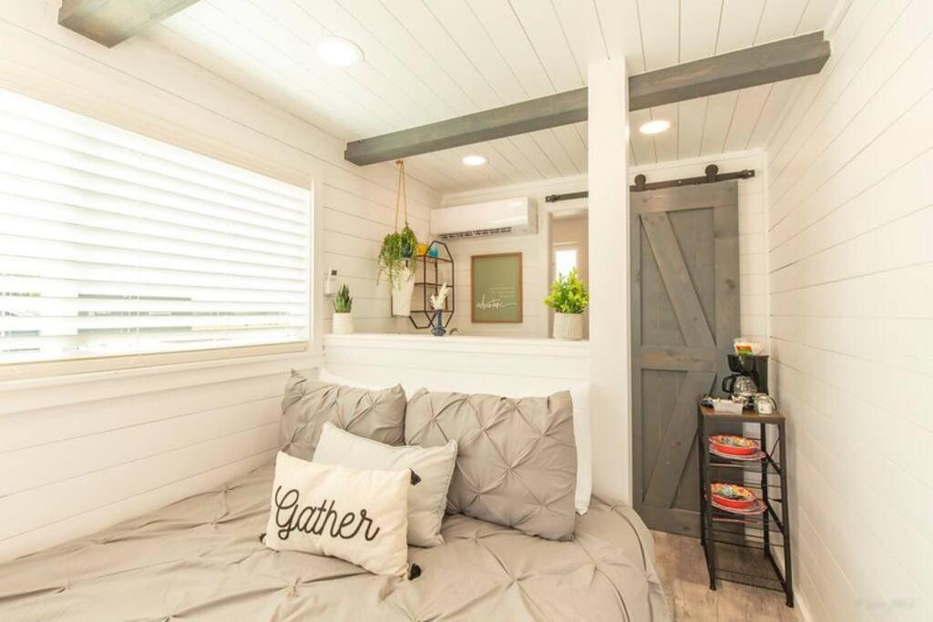 The Container Retreat @ 290 Wine Trail #9 Get Away Today! Hye Dış mekan fotoğraf